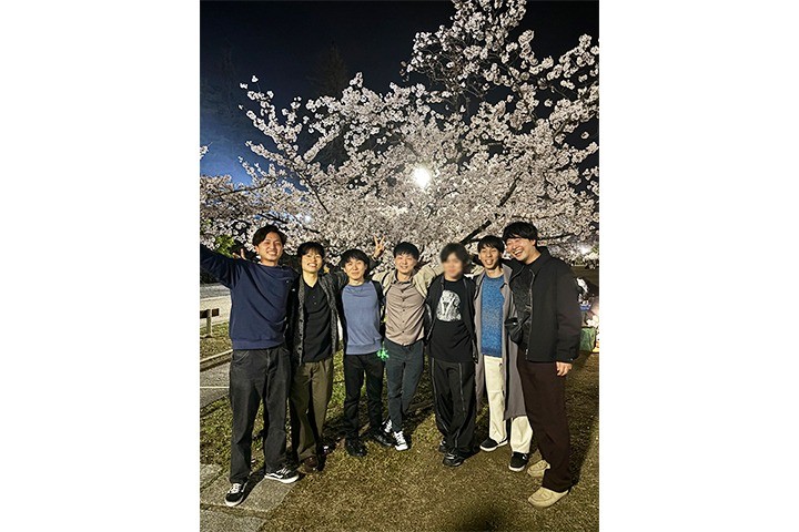 焼肉と夜桜